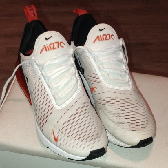 Nike Air Max 270 White and Red Sneakers - Picture 1 of 10